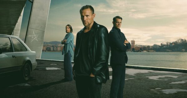 Tobias Santelmann jako detektiv Harry Hole a Joel Kinnaman jako Tom Waaler v norském seriálu Jo Nesbø's Detective Hole