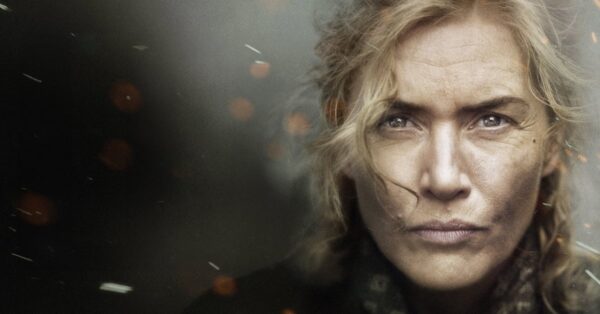 Kate Winslet ve filmu Lee jako válečná fotografka Lee Miller