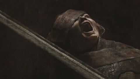 Mumie křičící v temnotě z filmu The Mummy režiséra Lee Cronina