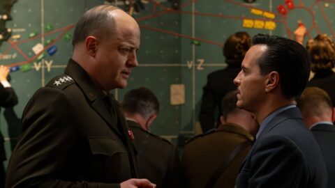 Brendan Fraser a Andrew Scott ve filmu Pressure