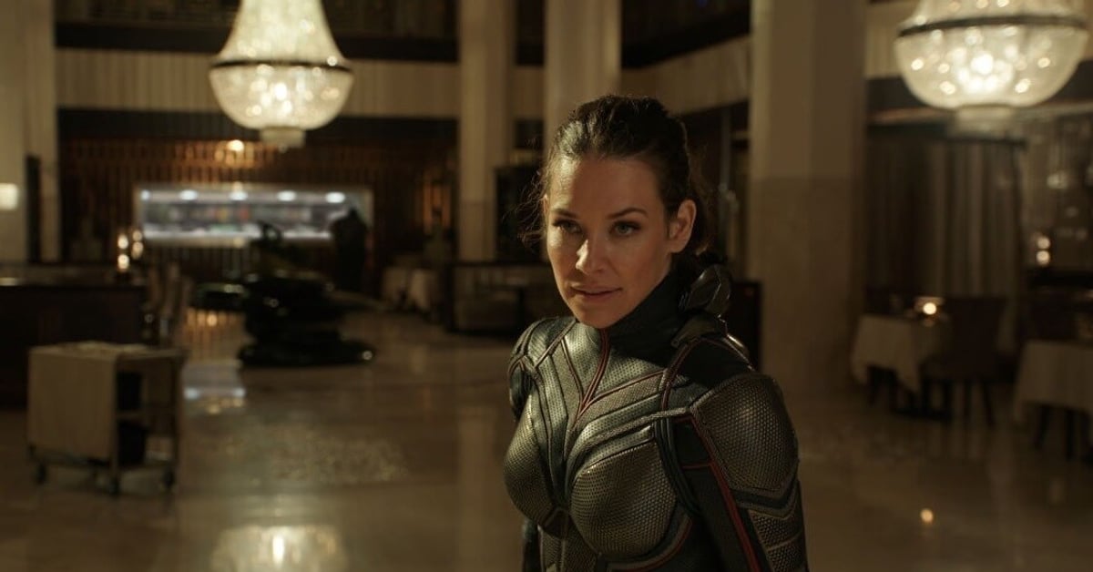 Evangeline Lilly jako Wasp v kostýmu z filmu Ant-Man