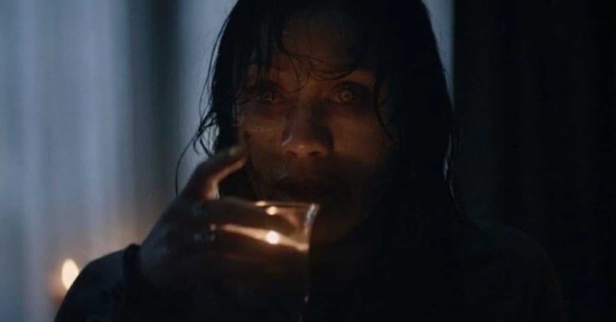 Scéna z hororu Evil Dead Burn s postavou démona