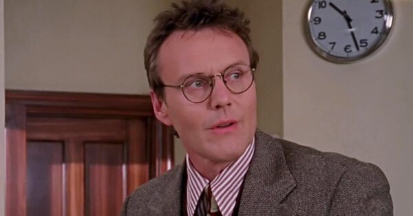 Anthony Head jako Rupert Giles v seriálu Buffy, přemožitelka upírů