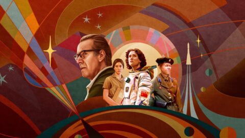 Hlavní postavy seriálu Star City na pozadí stylizované sovětské vesmírné ikonografie