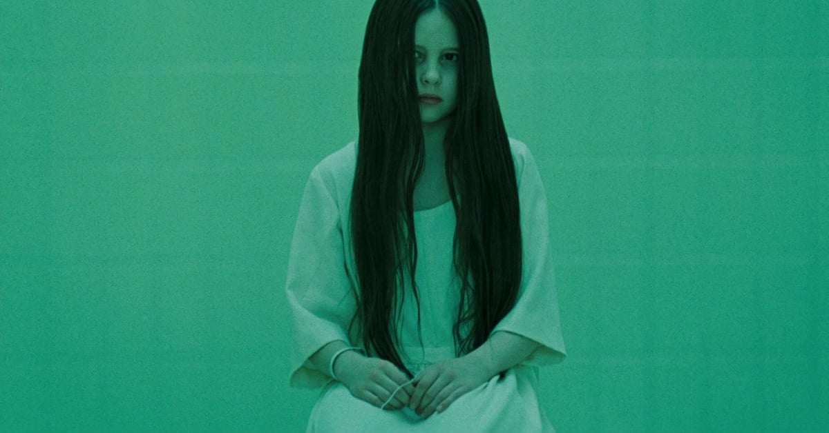 Záběr z hororu The Ring, ve kterém Daveigh Chase ztvárnila Samaru Morgan