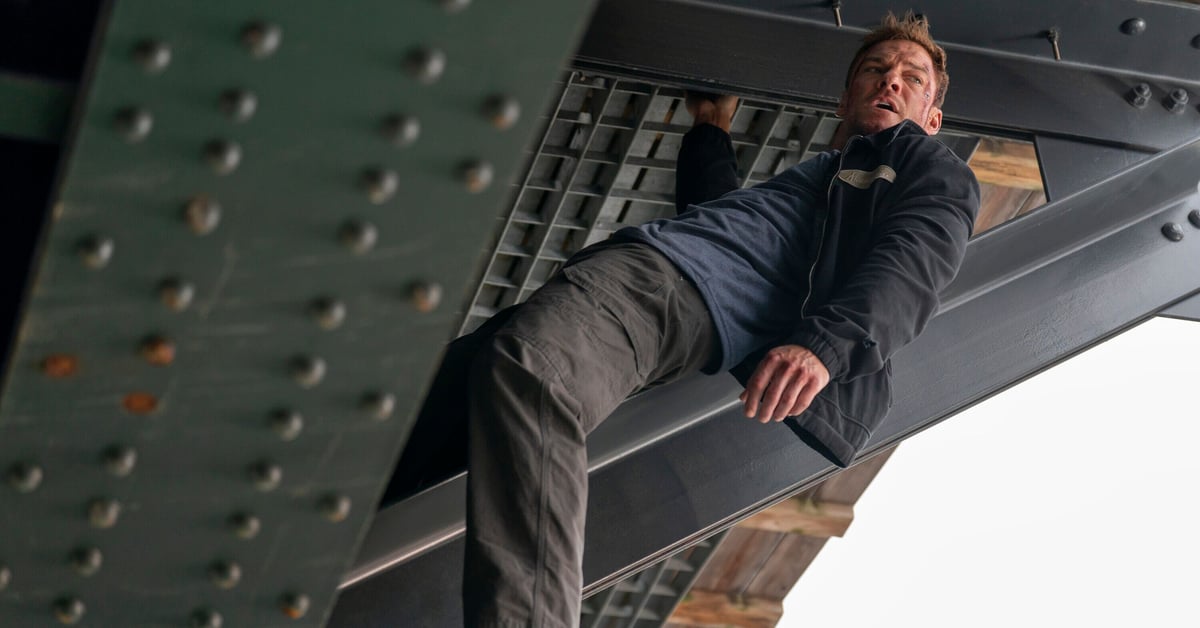 Alan Ritchson jako Jack Reacher v seriálu Reacher
