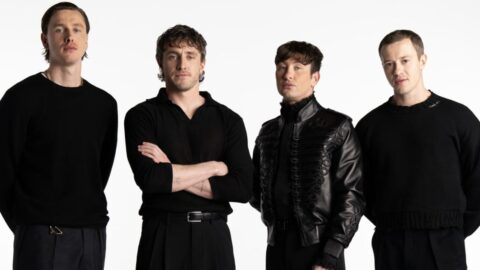 Paul Mescal, Joseph Quinn, Barry Keoghan a Harris Dickinson v černých outfitech jako obsazení Beatles biopicu Sama Mendese