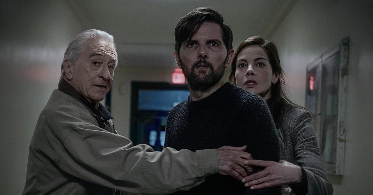 Robert De Niro a Adam Scott ve filmu The Whisper Man