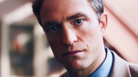Robert Pattinson jako Chris Hansen ve filmu Primetime studia A24