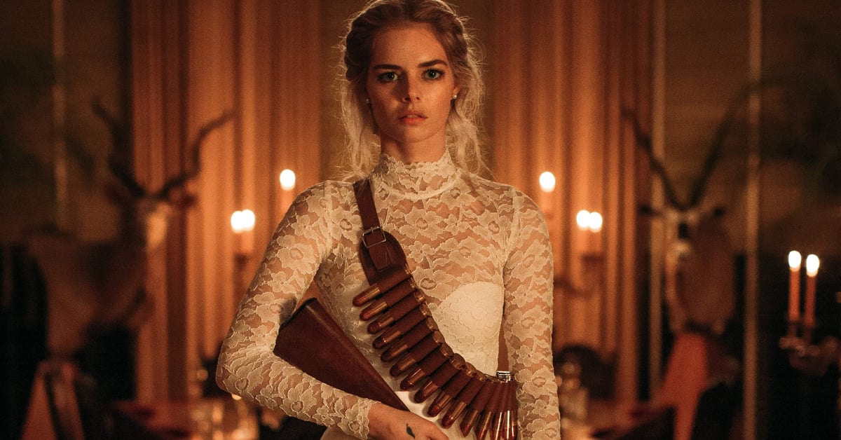 Samara Weaving jako nevěsta ve filmu Ready or Not - herečka nově obsazená do role Emmy Frost v rebootu X-Men