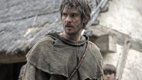 Andrew Garfield ve filmu The Uprising
