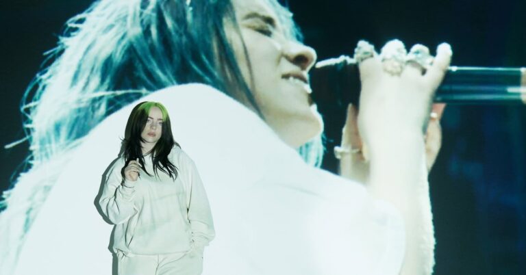 Billie Eilish na koncertě v dokumentu The World’s a Little Blurry
