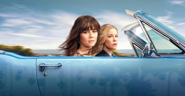 Christina Applegate a Linda Cardellini v seriálu Dead to Me
