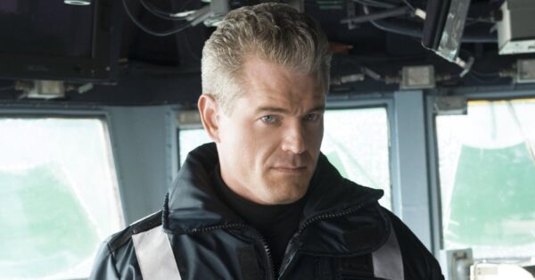 Eric Dane jako komandér Mike Slattery v seriálu The Last Ship