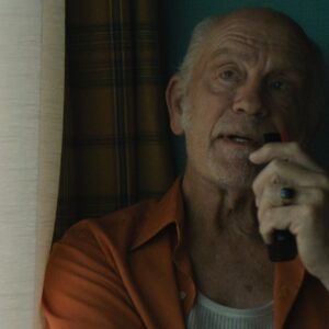 John Malkovich ve filmu Wild Horse Nine, za který získal na Benátském filmovém festivalu 2026 Volpi Cup pro nejlepšího herce