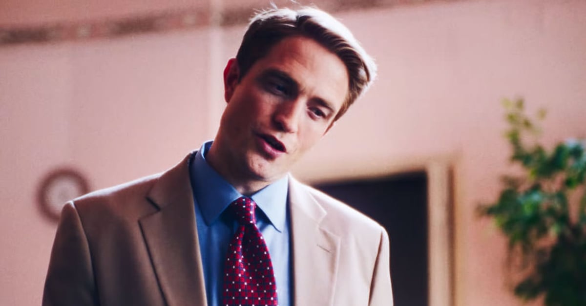Robert Pattinson jako moderátor Chris Hansen ve filmu Primetime