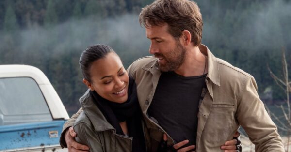 Ryan Reynolds a Zoe Saldaña ve filmu Adamův projekt režiséra Shawna Levyho