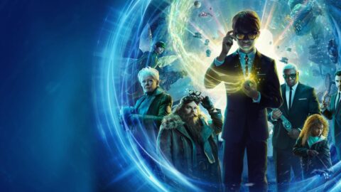 Artemis Fowl a jeho spojenci z filmu Artemis Fowl (2020), jehož knižní předloha nyní dostává animovaný seriál od Disney