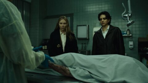Scarlett Johansson a Sasha Calle jako detektivky NYPD ve scéně z filmu The Exorcist: Martyrs