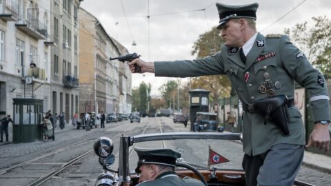 Scéna atentátu na Reinharda Heydricha z filmu Smrtihlav, natáčená v ulicích Budapešti