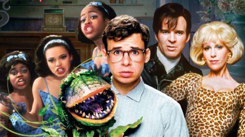 Záběr z filmu Kvítek z hororové zahrady (1986) s masožravou rostlinou Audrey II