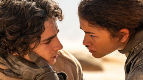 Zendaya jako Chani po boku Timothéeho Chalameta jako Paula Atreida ve filmu Duna: Část druhá